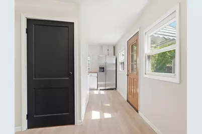 1074 S James Road, Columbus, OH 43227 - Photo 9