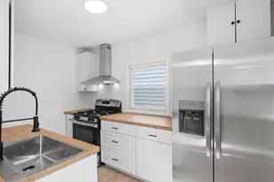 1074 S James Rd, Columbus, OH 43227 - Photo 11