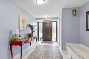 608 Latham Ct, Columbus, OH 43214 - Photo 7