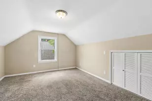 557 E Royal Forest Blvd, Columbus, OH 43214 - Photo 11