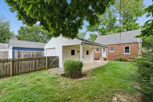 557 E Royal Forest Blvd, Columbus, OH 43214 - Photo 37