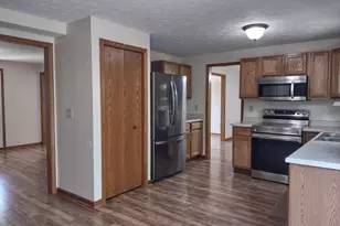 1608 Spring Village Ln, Ontario, OH 44906 - Photo 9