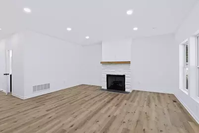 3800 Genessee Avenue, Columbus, OH 43219 - Photo 13