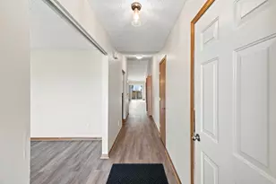 1460 October Ridge Ct, Columbus, OH 43223 - Photo 7