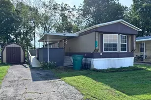 333 Greenbriar Ln E, Hebron, OH 43025 - Photo 1