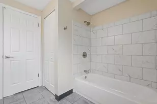 1600 Deporres Dr, Columbus, OH 43219 - Photo 19