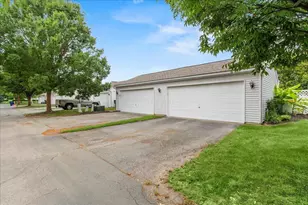 3735 Grimes Dr, Columbus, OH 43204 - Photo 33