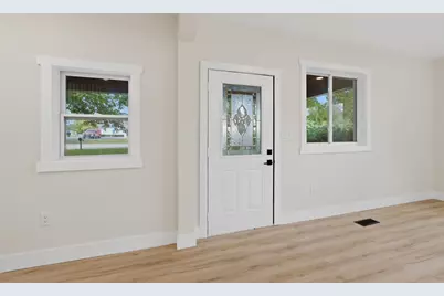 653 W Main Street, Plain City, OH 43064 - Photo 17