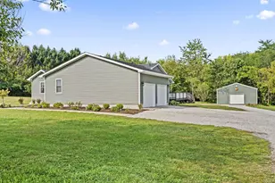 27695 Campbell Rd, Circleville, OH 43113 - Photo 5