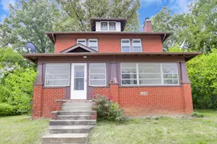 2365 N Stelzer Rd, Columbus, OH 43219 - Photo 1