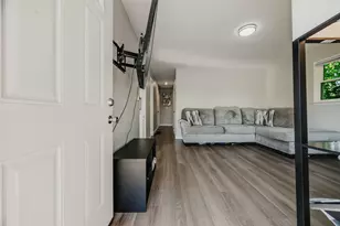 1364 Wick Ct, Columbus, OH 43207 - Photo 3