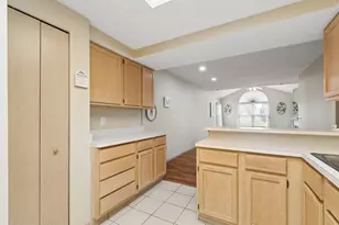 17 Broad Pointe Pl, Columbus, OH 43213 - Photo 9