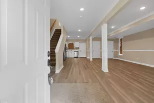 1074 Lockbourne Rd, Columbus, OH 43206 - Photo 7