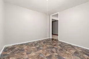 2325 Laurelwood Dr, Columbus, OH 43229 - Photo 19