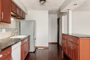 2325 Laurelwood Dr, Columbus, OH 43229 - Photo 15