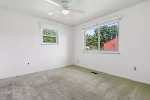 2430 W Choctaw Dr, London, OH 43140 - Photo 13