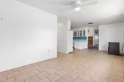 2430 W Choctaw Drive, London, OH 43140 - Photo 7