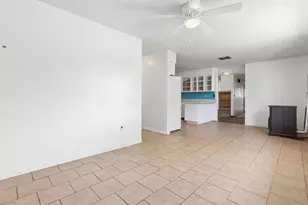 2430 W Choctaw Dr, London, OH 43140 - Photo 7