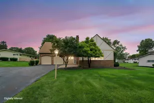 898 Plum Ridge, Columbus, OH 43213 - Photo 3