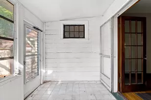 70 E Pacemont Rd, Columbus, OH 43202 - Photo 23