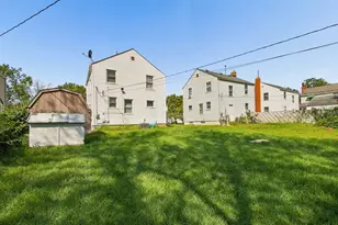 2422 Bretton Pl, Columbus, OH 43211 - Photo 9