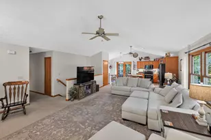 832 Highland Hills Dr, Howard, OH 43028 - Photo 3