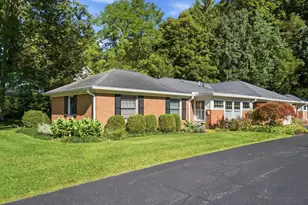 536 W Broadway, Granville, OH 43023 - Photo 3