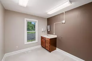 550 W Central Ave, Delaware, OH 43015 - Photo 33