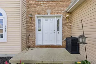 211 Cavanaugh Dr, Commercial Point, OH 43116 - Photo 5