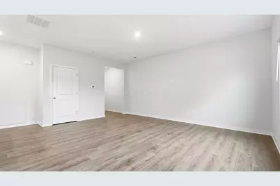 1382 Marinelli Drive E, Columbus, OH 43228 - Photo 9