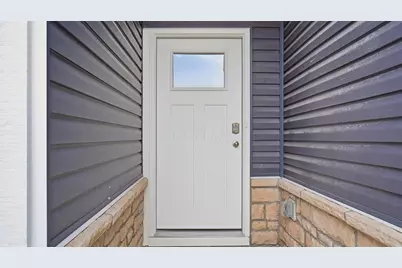 1382 Marinelli Drive E, Columbus, OH 43228 - Photo 5