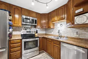 2342 Warfield Dr, Grove City, OH 43123 - Photo 9