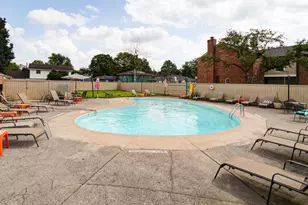 1689 St Albans Ct, Columbus, OH 43220 - Photo 33