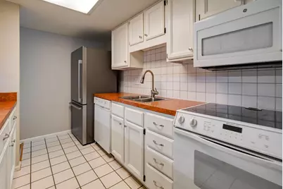 1689 Saint Albans Court #22-89, Columbus, OH 43220 - Photo 15