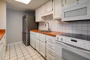 1689 St Albans Ct, Columbus, OH 43220 - Photo 15