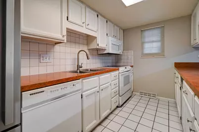 1689 Saint Albans Court #22-89, Columbus, OH 43220 - Photo 13