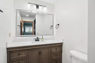 2801 Maplewood Dr, Columbus, OH 43231 - Photo 17