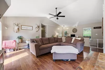 645 Floral Valley Drive W, Howard, OH 43028 - Photo 9