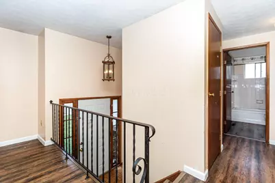 1687 Brookfield Square S, Columbus, OH 43229 - Photo 3