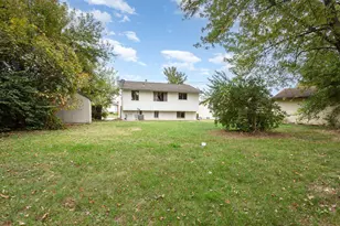 1687 Brookfield Square S, Columbus, OH 43229 - Photo 23