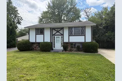1687 Brookfield Square S, Columbus, OH 43229 - Photo 1