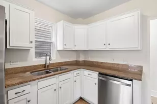 398 E Jenkins Ave, Columbus, OH 43207 - Photo 13