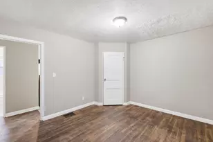 1888 Woodland Ave, Columbus, OH 43219 - Photo 21