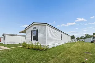 1100 Thornwood Dr SW, Heath, OH 43056 - Photo 3