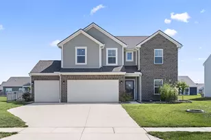 422 Quincy Cir, London, OH 43140 - Photo 1