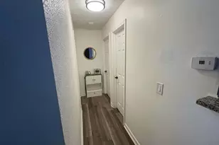 877 Traci Ct, Columbus, OH 43207 - Photo 7