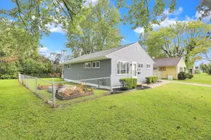 2438 Hanna Dr, Columbus, OH 43211 - Photo 3