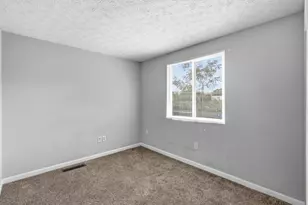 4943 Old Tree Ave, Columbus, OH 43228 - Photo 15