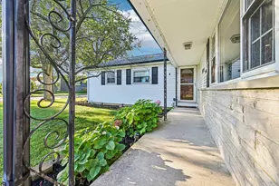5595 Karl Rd, Columbus, OH 43229 - Photo 3