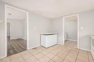 21 Benfield Ave, Columbus, OH 43207 - Photo 11